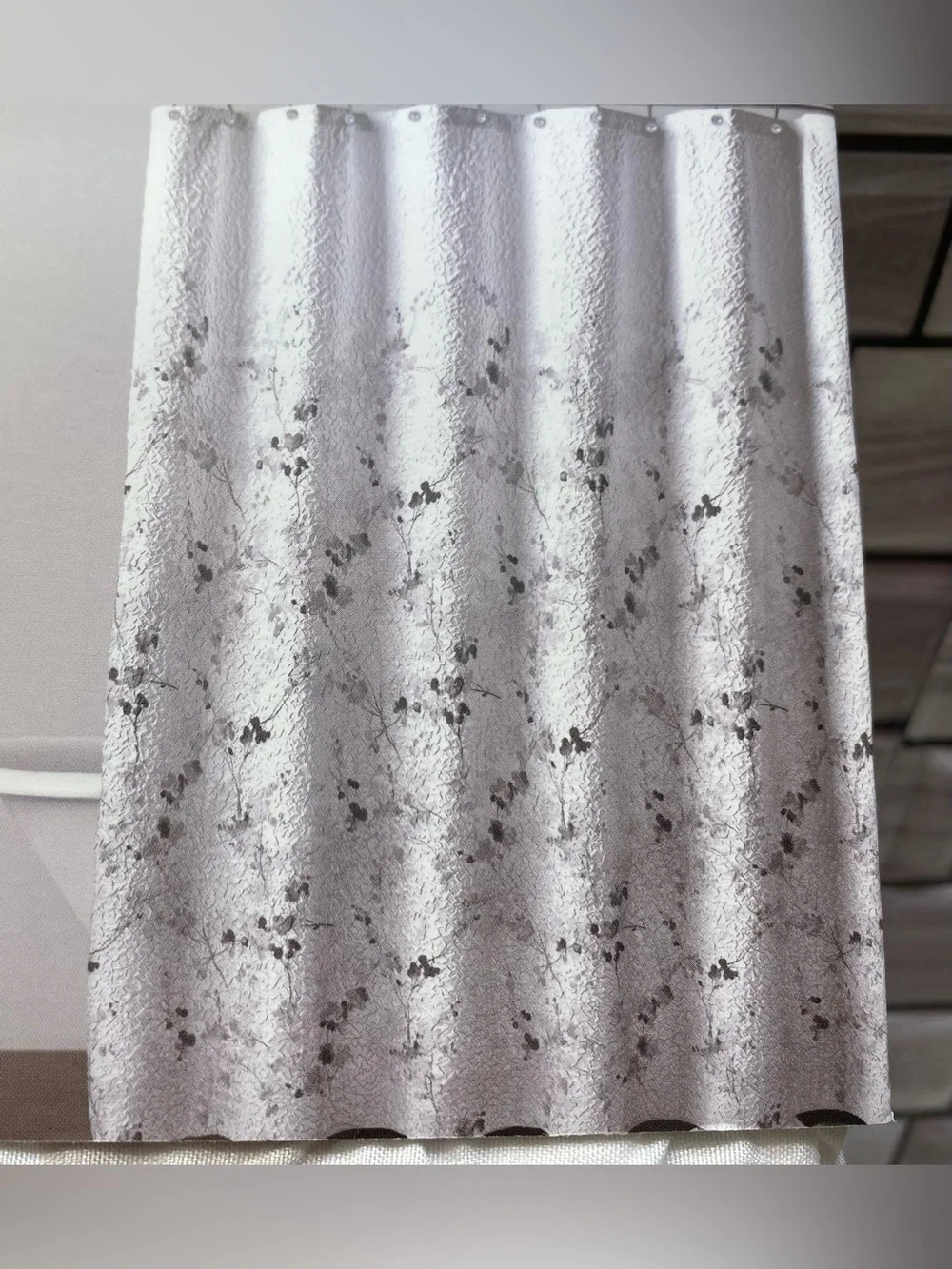 DKNY  ❤️Wallflower microsculpt Oeko-Tex Shower Curtain 72x72 New